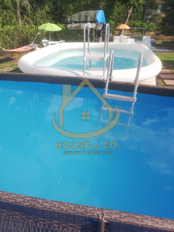 Immagine 33 di Villa in vendita  in Via Quattro Novembre a Parona