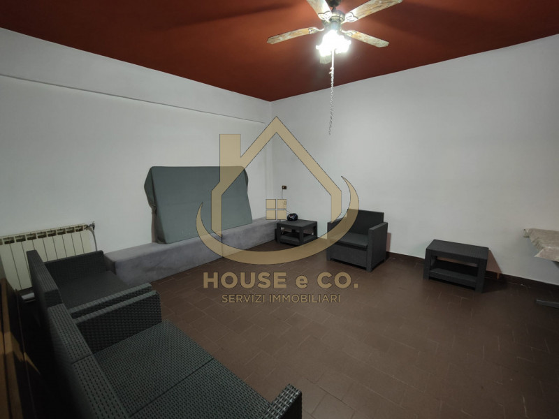 Immagine 44 di Villa in vendita  in Via Quattro Novembre a Parona