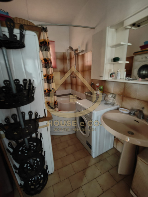 Immagine 47 di Villa in vendita  in Via Quattro Novembre a Parona