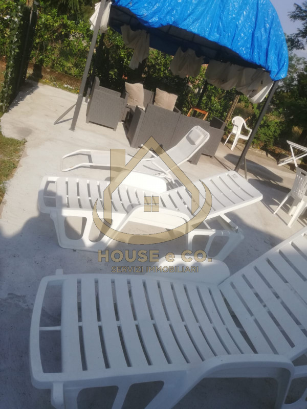 Immagine 56 di Villa in vendita  in Via Quattro Novembre a Parona