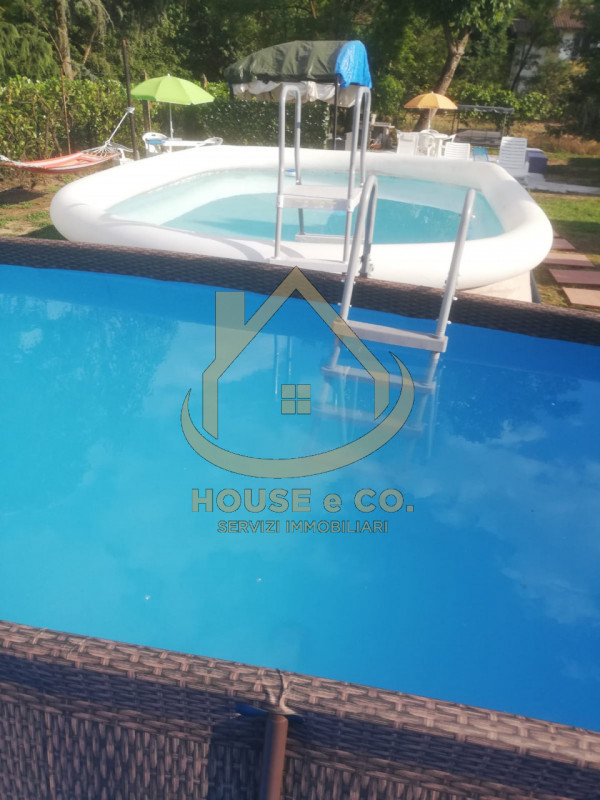 Immagine 59 di Villa in vendita  in Via Quattro Novembre a Parona