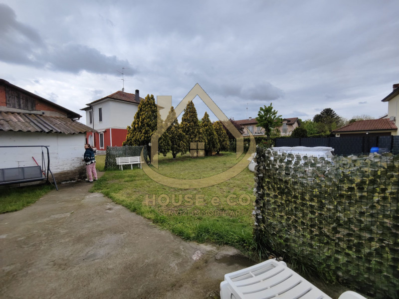 Immagine 62 di Villa in vendita  in Via Quattro Novembre a Parona
