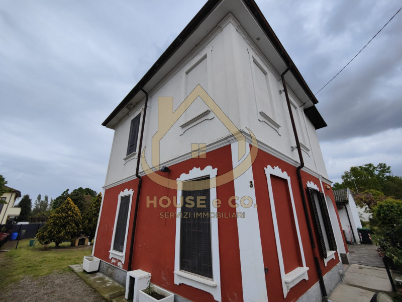 Immagine 63 di Villa in vendita  in Via Quattro Novembre a Parona