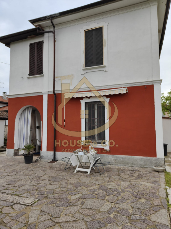Immagine 65 di Villa in vendita  in Via Quattro Novembre a Parona