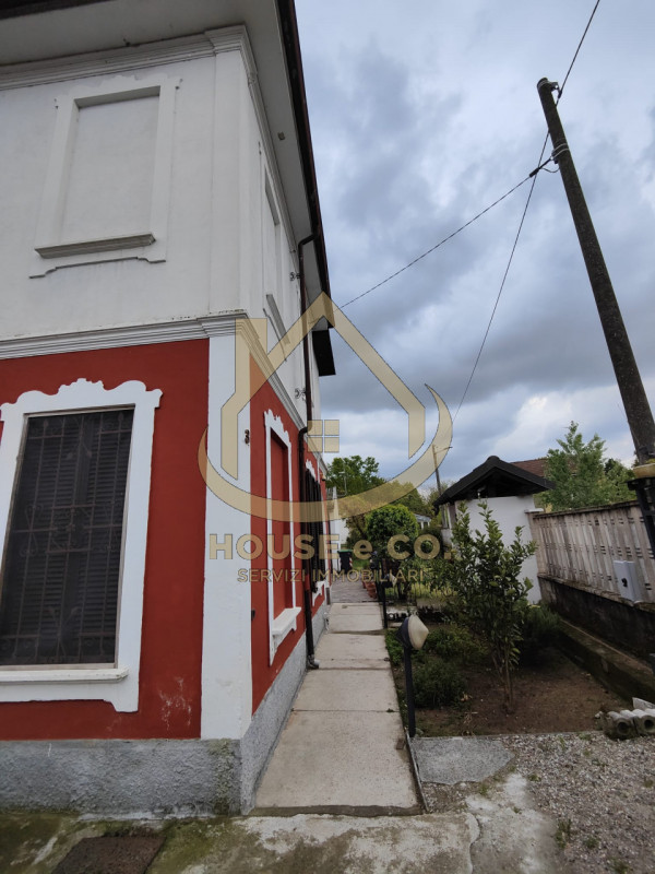 Immagine 67 di Villa in vendita  in Via Quattro Novembre a Parona