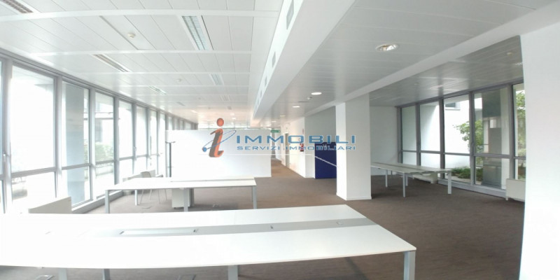 Immagine 20 di Ufficio in affitto  in VIA BAZZI CARLO a Milano