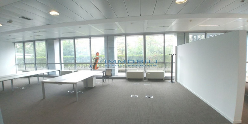 Immagine 8 di Ufficio in affitto  in VIA BAZZI CARLO a Milano