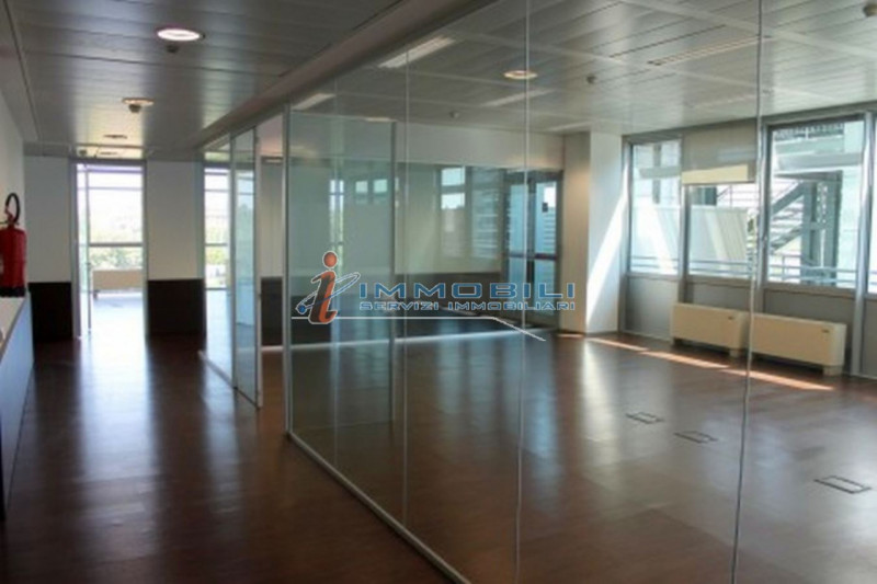Immagine 12 di Ufficio in affitto  in VIA BAZZI CARLO a Milano