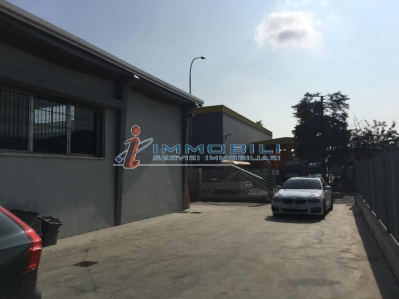 Immagine 6 di Capannone industriale in affitto  in VIA ABRUZZI a San Giuliano Milanese