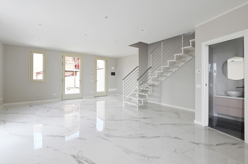 Immagine 10 di Casa bifamiliare in vendita  in Via Borgazzo a Sissa Trecasali