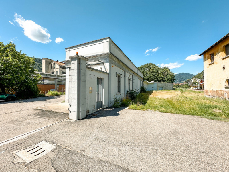 Immagine 6 di Capannone industriale in vendita  in Corso Rolandi 181 a Quarona