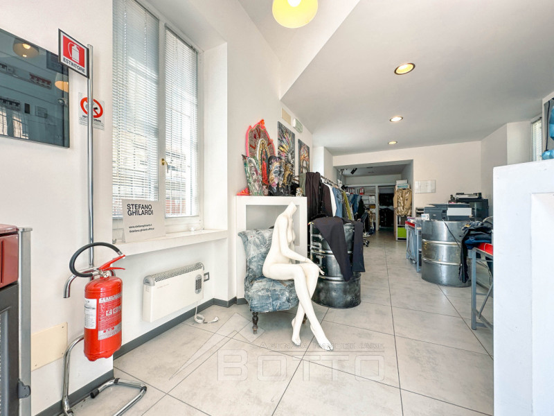 Immagine 10 di Capannone industriale in vendita  in Corso Rolandi 181 a Quarona