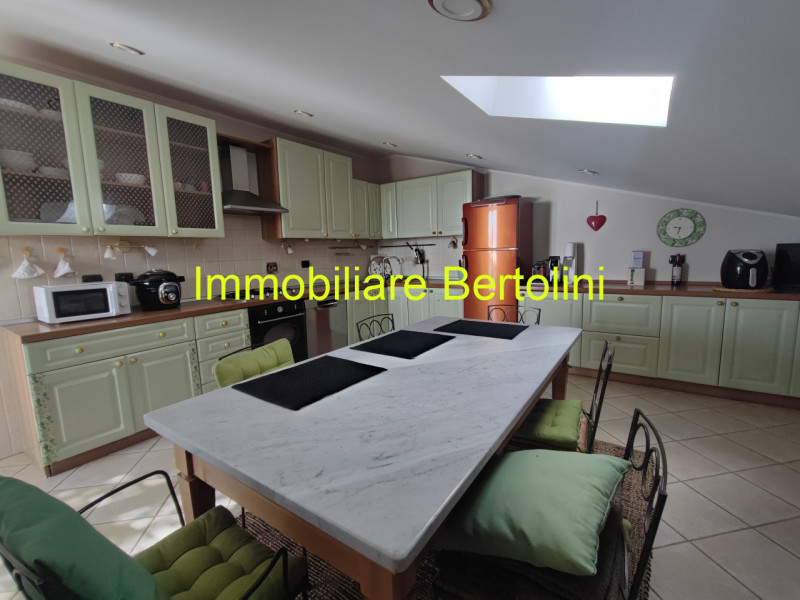 Immagine 4 di Casa bifamiliare in vendita  in VIA PADRE SEMERIA a San Remo