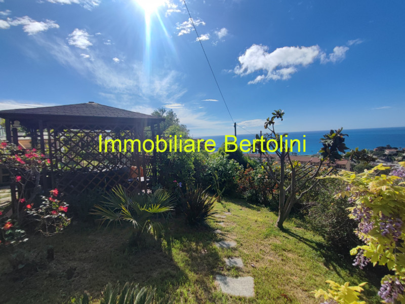 Immagine 13 di Casa bifamiliare in vendita  in VIA PADRE SEMERIA a San Remo