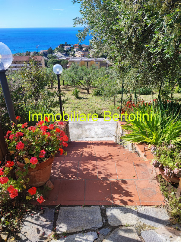 Immagine 30 di Casa bifamiliare in vendita  in VIA PADRE SEMERIA a San Remo