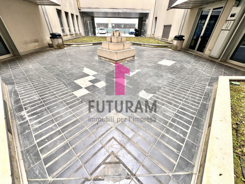 Immagine 3 di Capannone industriale in vendita  in VIA FRANCESCO CILEA 4 a Vicenza