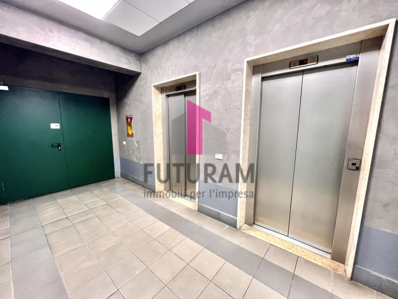 Immagine 3 di Ufficio in vendita  in VIA FRANCESCO CILEA 4 a Vicenza