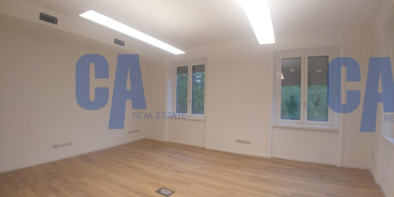Immagine 1 di Ufficio in affitto  in VIA FREGUGLIA CARLO a Milano
