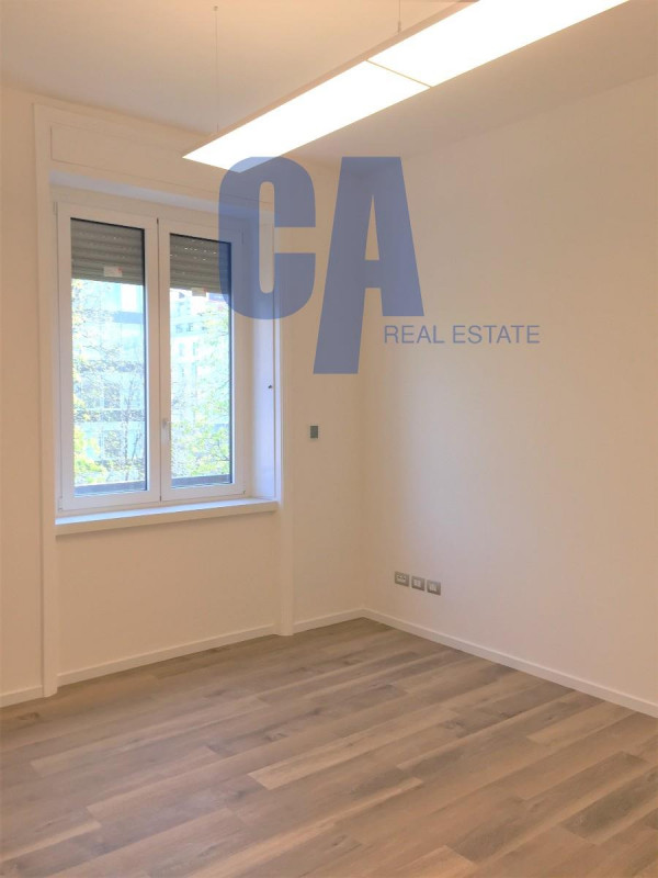 Immagine 24 di Ufficio in affitto  in VIA FREGUGLIA CARLO a Milano