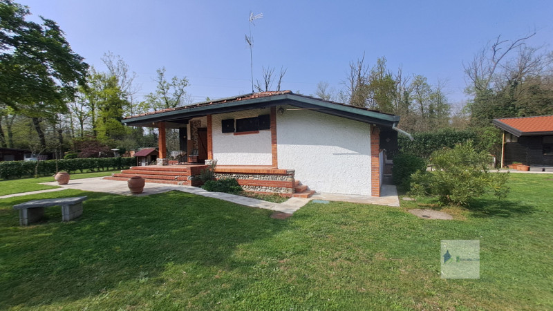 Immagine 6 di Villa in vendita  a Robecchetto Con Induno