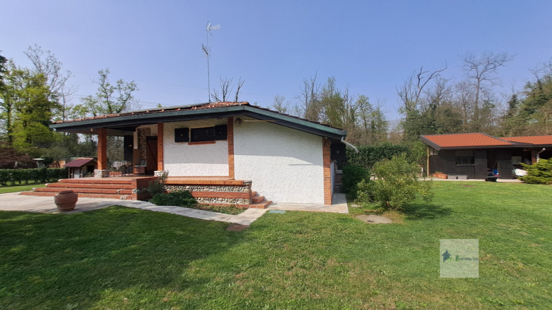 Immagine 7 di Villa in vendita  a Robecchetto Con Induno