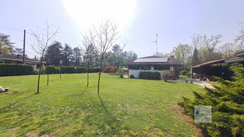 Immagine 11 di Villa in vendita  a Robecchetto Con Induno