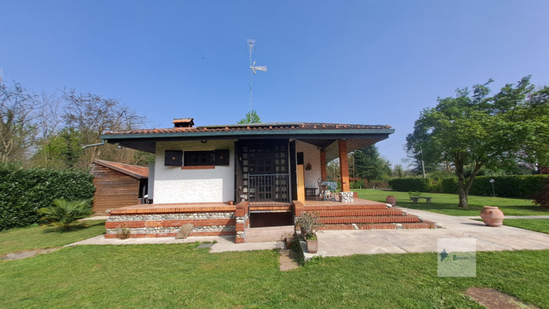Immagine 23 di Villa in vendita  a Robecchetto Con Induno