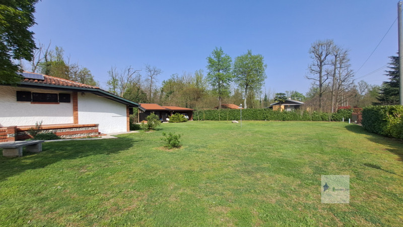 Immagine 28 di Villa in vendita  a Robecchetto Con Induno