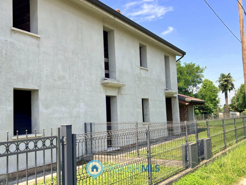 Immagine 3 di Casa bifamiliare in vendita  in via Bassa a Villafranca Padovana