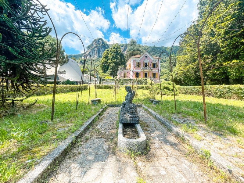 Immagine 36 di Villa in vendita  in Pietro Durio, 111 a Pella