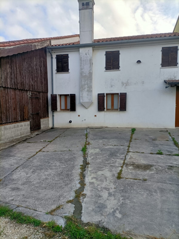 Immagine 2 di Villetta a schiera in vendita  a Montagnana