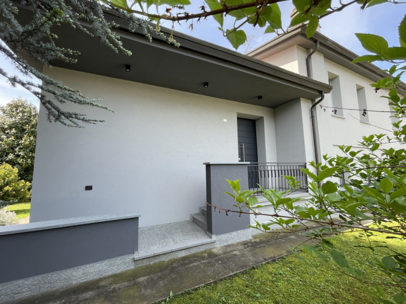 Immagine 4 di Casa indipendente in vendita  a Suzzara