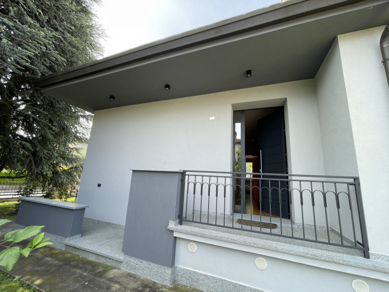 Immagine 5 di Casa indipendente in vendita  a Suzzara