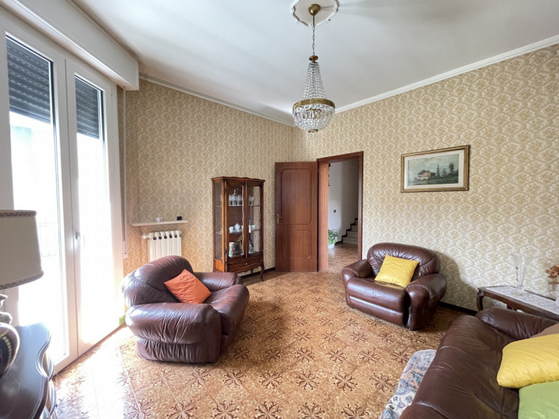 Immagine 11 di Casa indipendente in vendita  a Suzzara