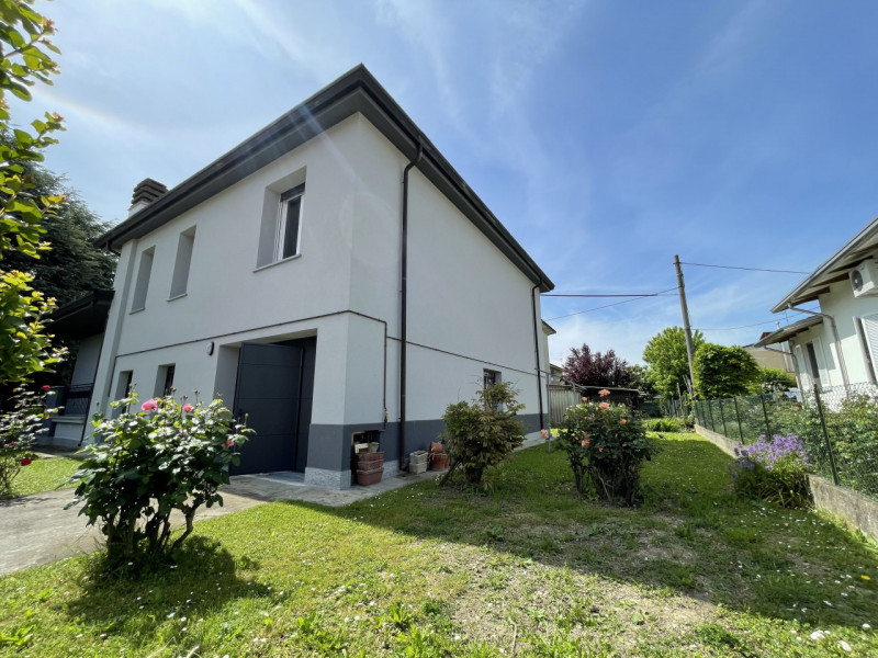 Immagine 35 di Casa indipendente in vendita  a Suzzara