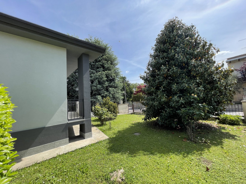 Immagine 39 di Casa indipendente in vendita  a Suzzara