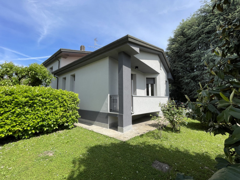 Immagine 40 di Casa indipendente in vendita  a Suzzara