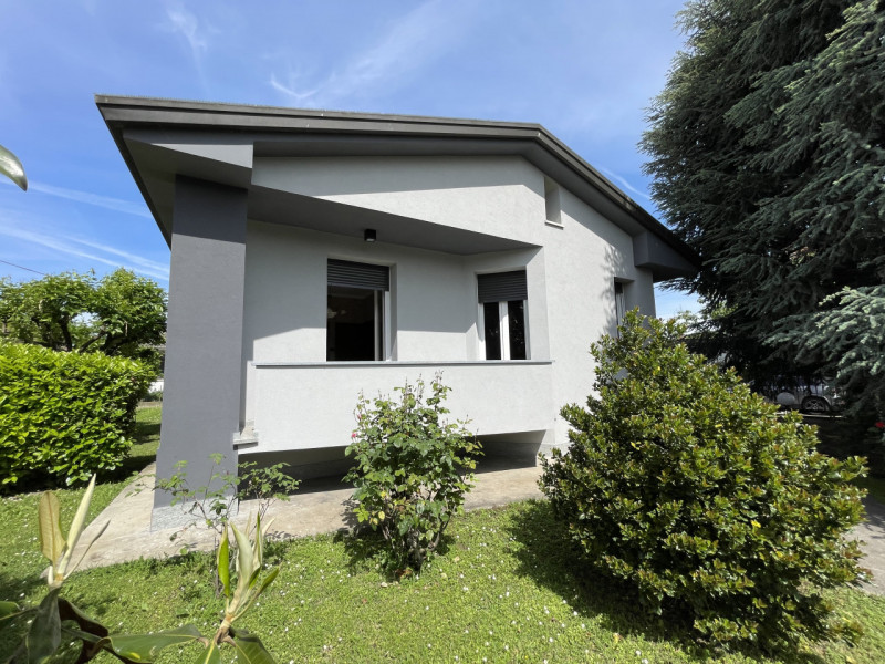 Immagine 41 di Casa indipendente in vendita  a Suzzara