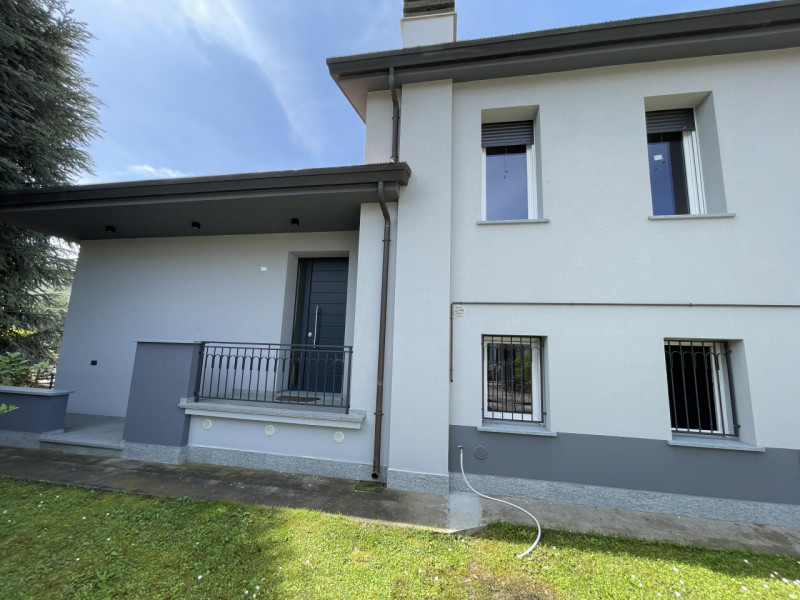 Immagine 46 di Casa indipendente in vendita  a Suzzara