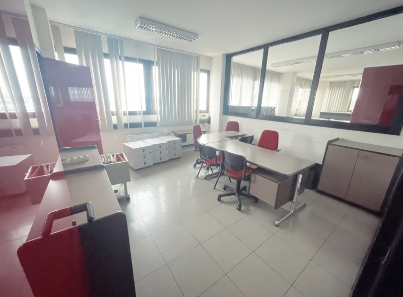 Immagine 4 di Ufficio in affitto  a Padova