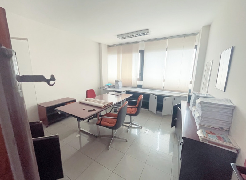 Immagine 5 di Ufficio in affitto  a Padova
