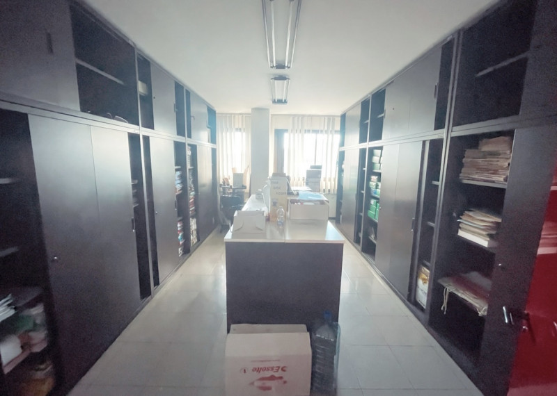 Immagine 10 di Ufficio in affitto  a Padova