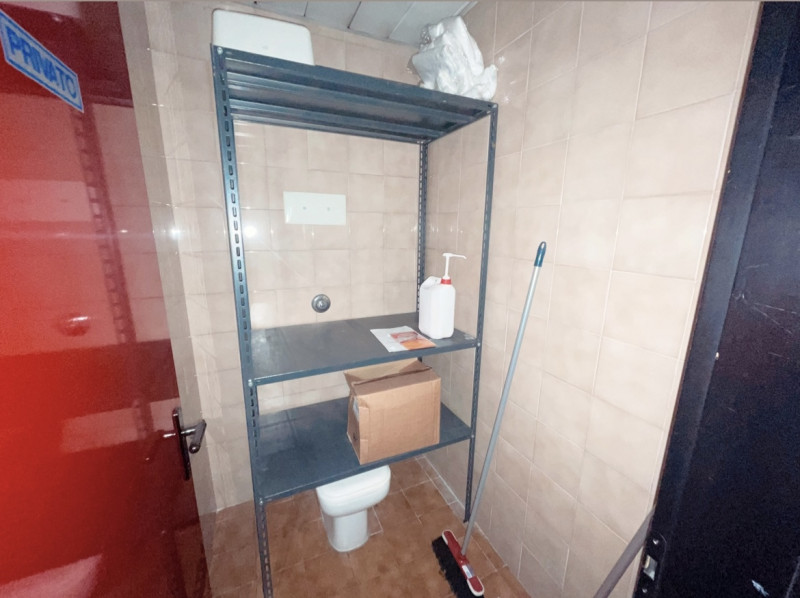 Immagine 12 di Ufficio in affitto  a Padova