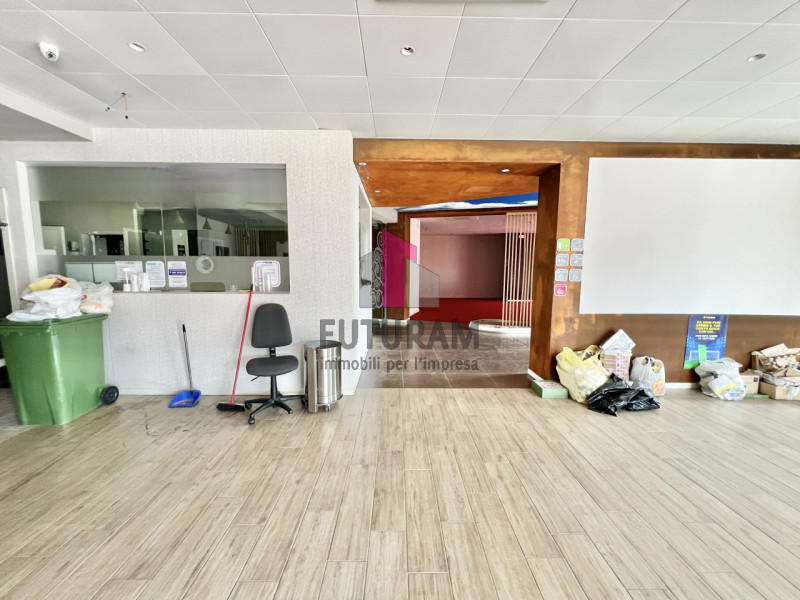 Immagine 9 di Negozio in vendita  in via montegrappa a Marostica