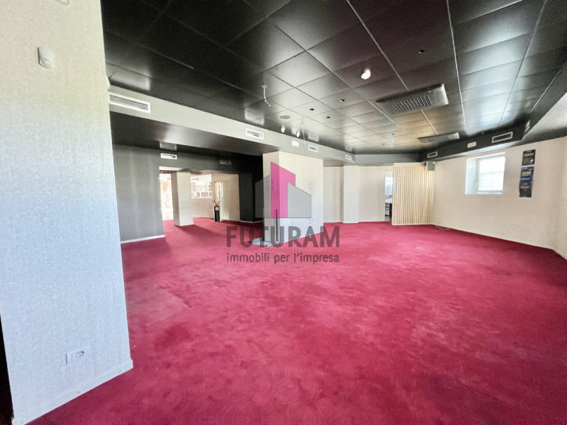 Immagine 16 di Negozio in vendita  in via montegrappa a Marostica