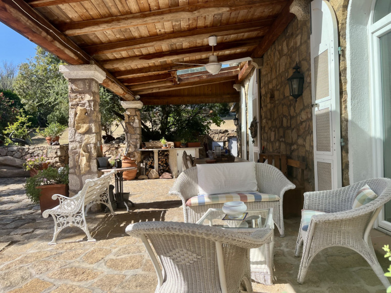 Immagine 5 di Villa in vendita  in via zara a Olbia