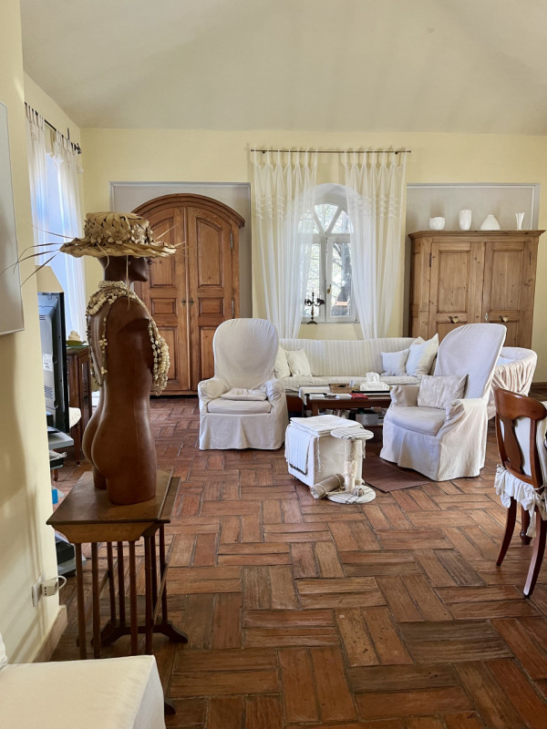 Immagine 11 di Villa in vendita  in via zara a Olbia