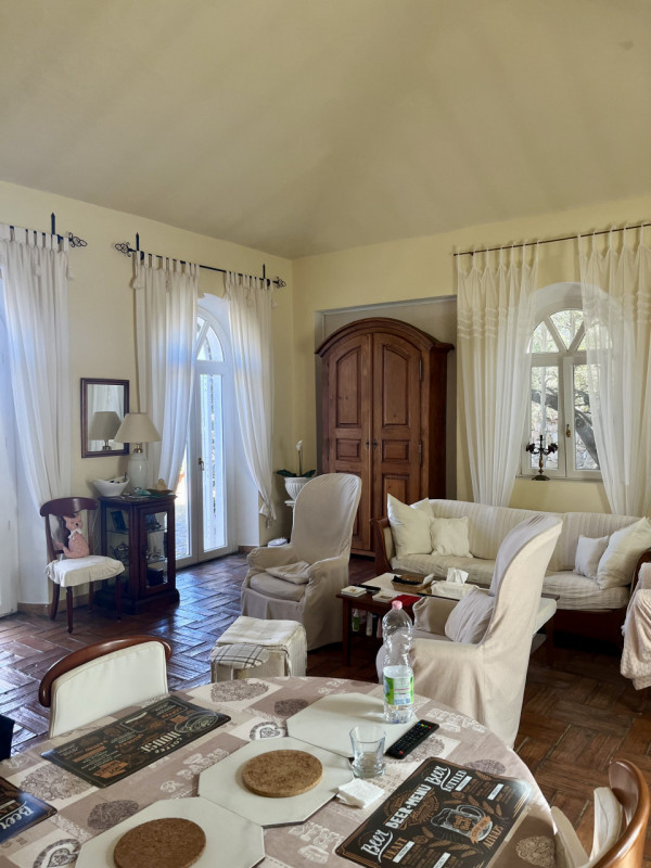 Immagine 15 di Villa in vendita  in via zara a Olbia