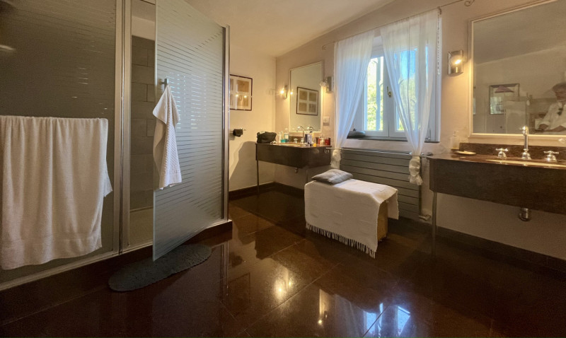 Immagine 24 di Villa in vendita  in via zara a Olbia