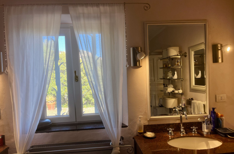 Immagine 25 di Villa in vendita  in via zara a Olbia